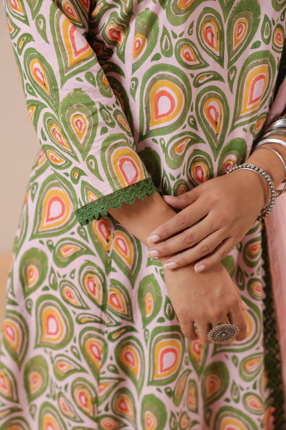 Green Printed Kurta Set with Pink Dupatta