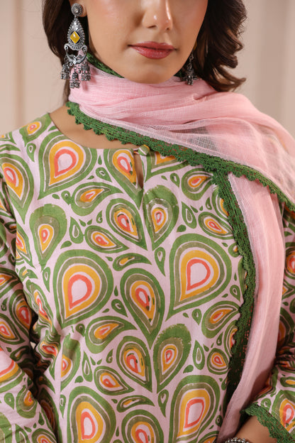 Green Printed Kurta Set with Pink Dupatta